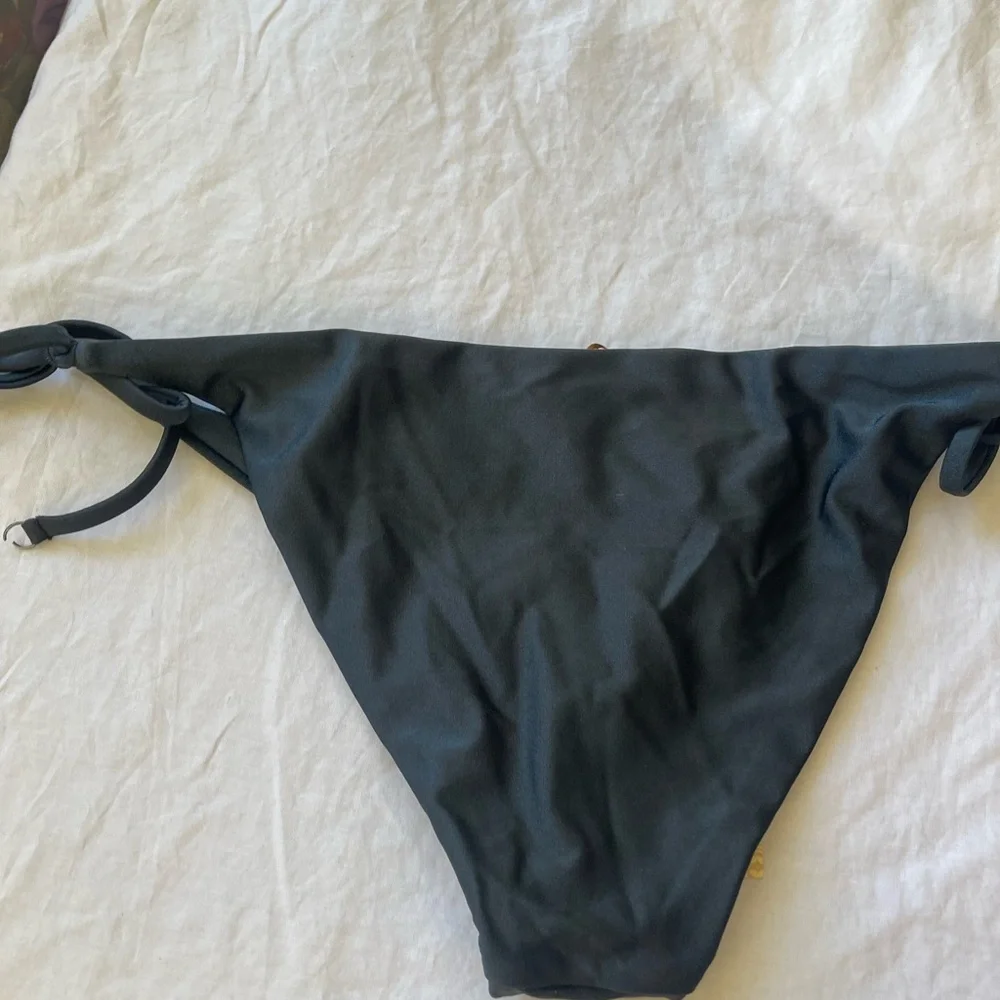 Bellissima Swarovski Crystal Bikini Bottoms Size L NEW